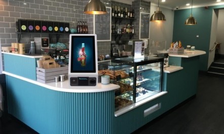 Ολοκληρωμένα συστήματα  KIOSK για την καλύτερη εξυπηρέτηση των πελατών σας.